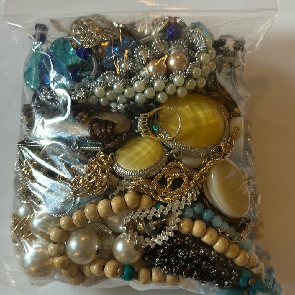 Jewellery bag , wearable vintage , y2k & newer jewelry